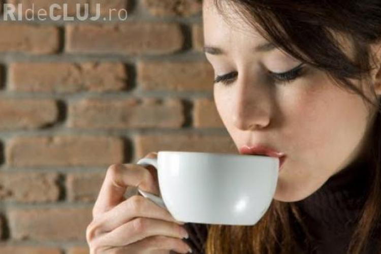 Bei prea multă cafea? Vezi cum își sunt afectați sânii