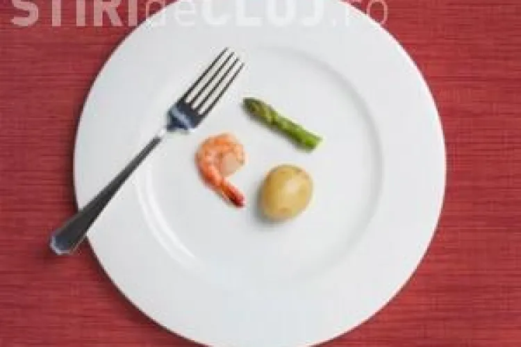 Ce trebuie să faci pentru a mânca mai puțin, fără să îți dai seama