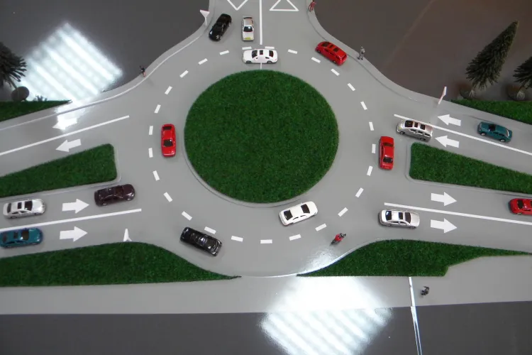 Sensul giratoriu de la Aeroport va fi gata în luna iunie. Drumul va fi lărgit - FOTO