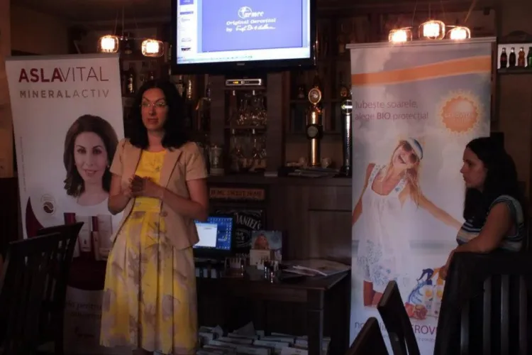 Întâlnire la Cluj-Napoca în cadrul campaniei ”Românce cu Farmec” (P)