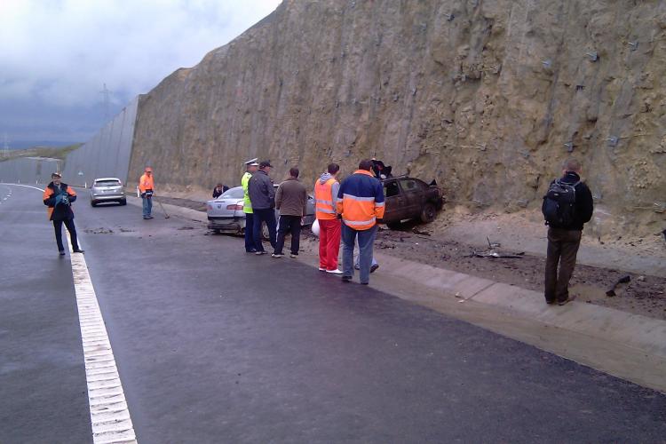 O dubă cu roșii din Ungaria s-a răsturnat pe Autostrada Transilvania (A3). Șoferul a adormit la volan