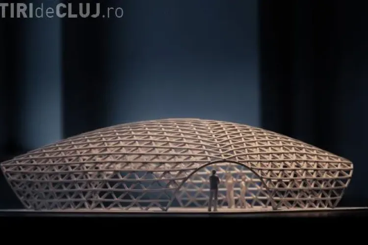 Parc mobil și pavilion uriaș în Piața Unirii de Zilele Arhitecturii