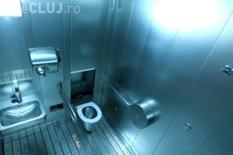 Clujenii vor în oraş WC -uri care se spală singure! Cât costă şi cum funcţionează - VIDEO