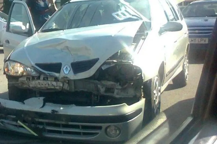 Accident pe strada Izlazului! Patru mașini s-au ciocnit 