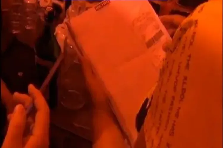 Razie la discoteca din Măguri Răcătău. Polițiștii au găsit un DJ cu peste 30.000 de melodii piratate - VIDEO