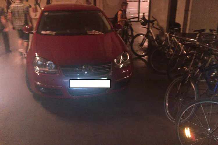 Parcare ”ca pe câmp” la Iulius Mall FOTO