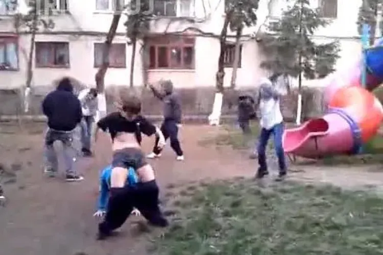 Tinerii din Mănăştur încă dansează Harlem Shake - VIDEO FAIL