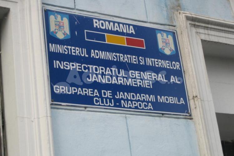 Tentativă de suicid la Jandarmeria Mobilă Cluj. Un jandarm a încercat să își taie gâtul