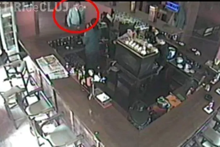 A dat mai multe ţepe în Gherla prin metoda "palmatul banilor" - VIDEO CAMERĂ DE SUPRAVEGHERE