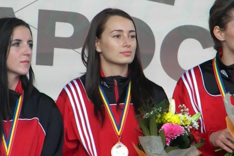 Frumoasele handbaliste de la U Jolidon, premiate în Piața Unirii. A fost și un INCIDENT - FOTO