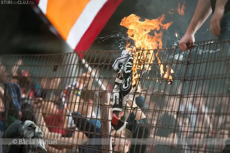 Fular U Cluj ars la meciul cu CFR Cluj - FOTO