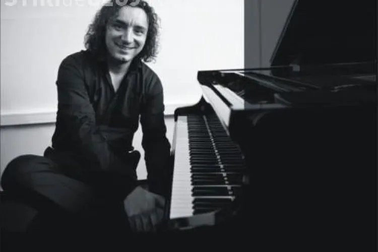 Premiile media de excelență 2013. Agenția Amprenta l-a invitat pe Bogdan Ota