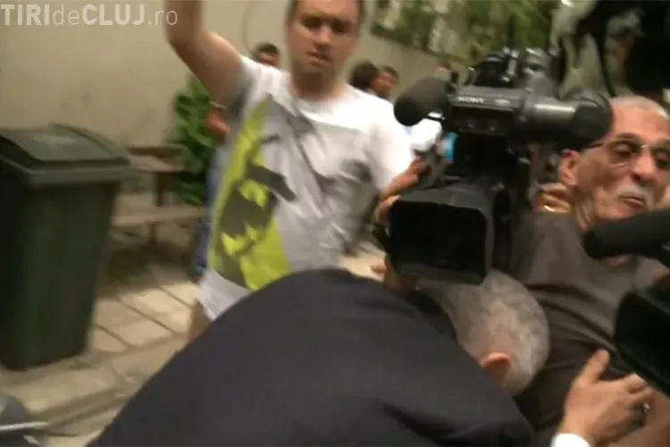 Ioan Becali a doborât un cameraman în curtea ICCJ VIDEO
