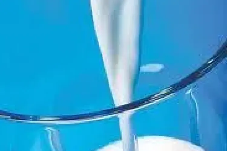 Lapte cu urină de vacă și miere cu polen. Vezi cum falsifică românii produsele alimentare