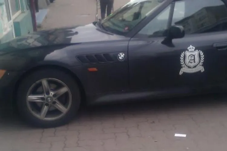 Cum a parcat o bloggeriță în Cluj: a BLOCAT complet trotuarul - FOTO