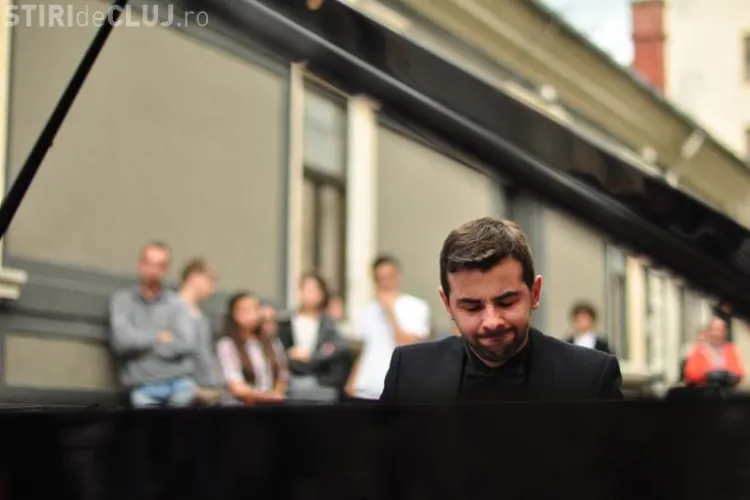 CHOPIN UNPLUGGED la Castelul Banffy. Concert inedit al pianistului ALEXANDRU NEGRIUC