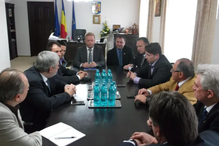 Conducerea Consiliului Judeţean Cluj s-a întâlnit cu reprezentanții Comisiei de Cultură a Senatului