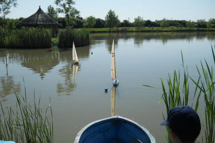 Copiii clujeni au câștigat 10 medalii la un concurs internațional de navomodelism