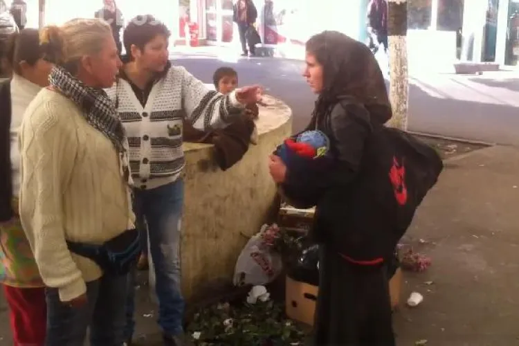 Ţigăncile s-au rupt în bătaie în Piaţa Mărăşti! Un clujean a filmat scena ORIPILANTĂ - VIDEO