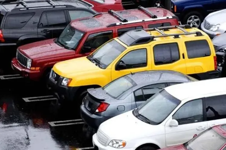 Înmatriculările mașinilor second-hand, blocate de timbrul de mediu