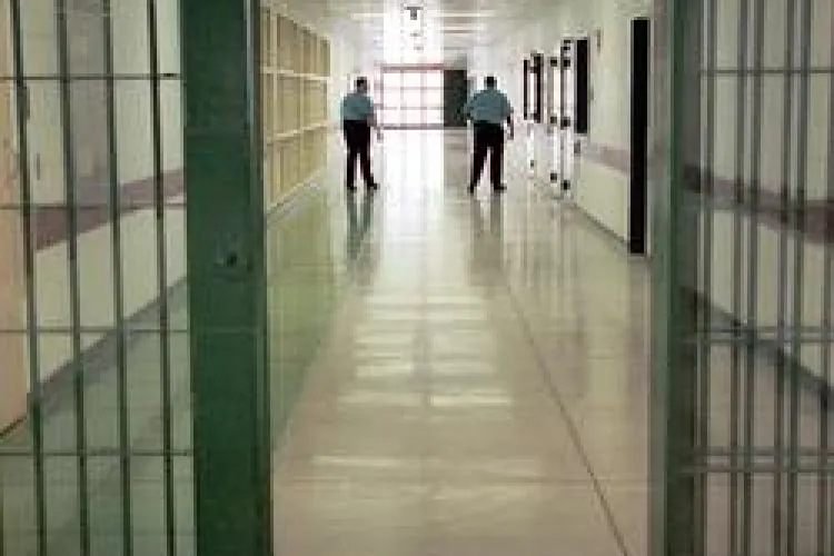 Un detinut de la Gherla nu a fost adus la audieri la Cluj pentru ca are raie