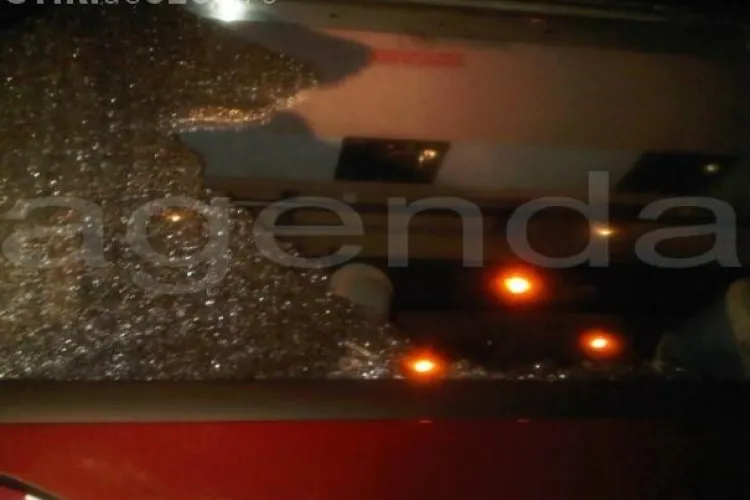 Autocarul CFR Cluj, atacat cu pietre dupa meciul cu FC Timisoara - FOTO