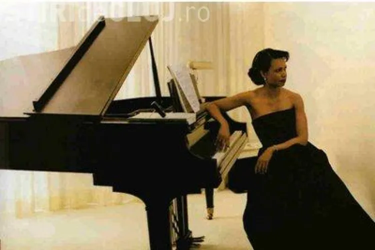Duet inedit: Condoleezza Rice, fostul secretar de stat SUA, a acompaniat-o pe Aretha Franklin - VIDEO