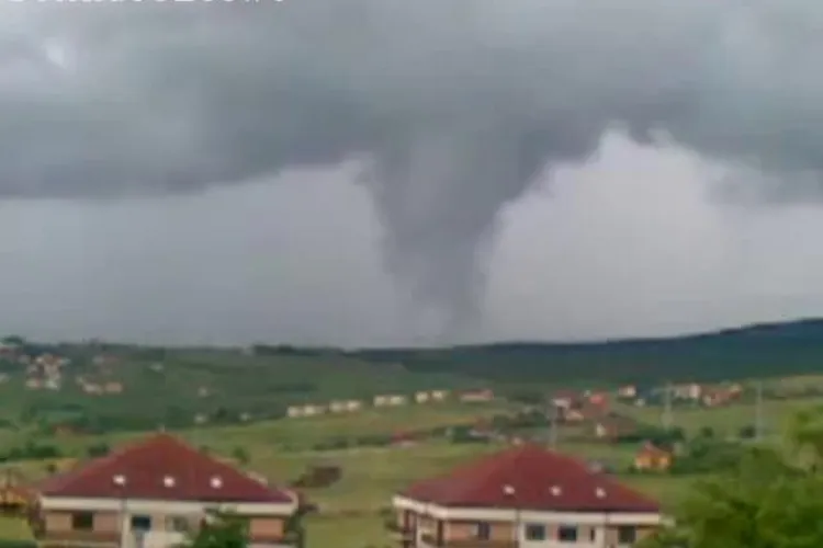 Vreme extrema la Cluj! Miercuri va ploua torential si va bate grindina