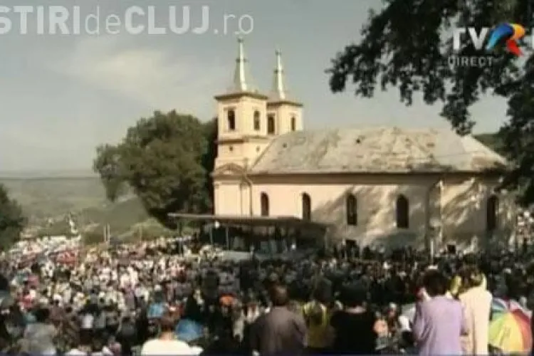 Manastirea Nicula, invaluita in cantari inchinate Maicii Domnului. 100.000 de pelerini au creat o atmosfera unica - VIDEO si FOTO