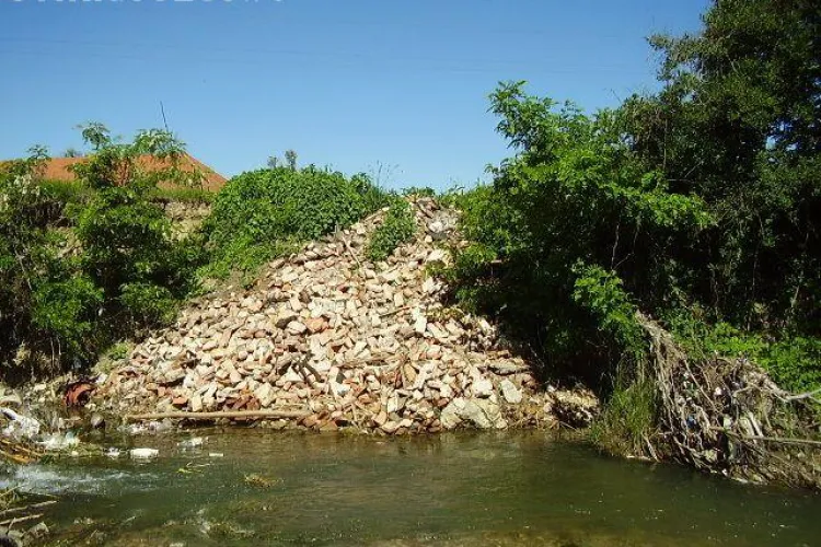 100 de clujeni bat judetul in lung si in lat in proiectul "Let's do it Romania". Ei intocmesc harta deseurilor ce vor fi curatate in septembrie