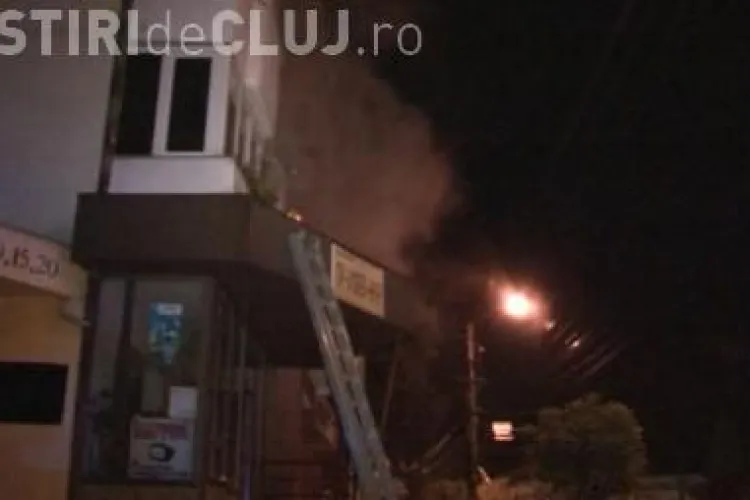 Un apartament din Dej a luat foc - VIDEO