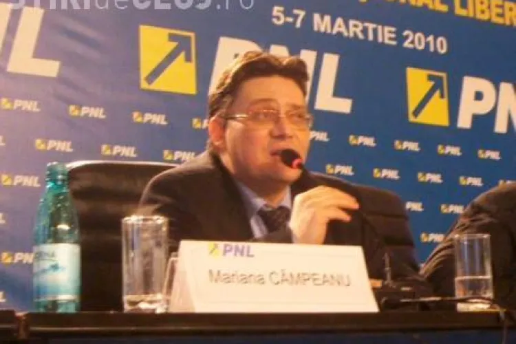 Sex pe canapeaua lui Crin Antonescu. Un lider PNL povesteste ca a intretinut raporturi sexuala in biroul presedintelui - ATENTIE limbaj vulgar!