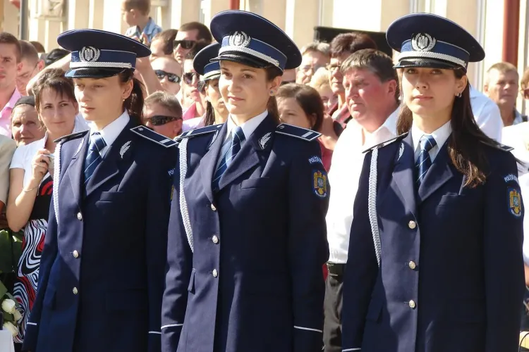 La Cluj, cei mai buni politisti sunt de fapt niste ... politiste! Fetele au cele mai mari medii la Scoala de Agenti "Septimiu Muresan" - FOTO