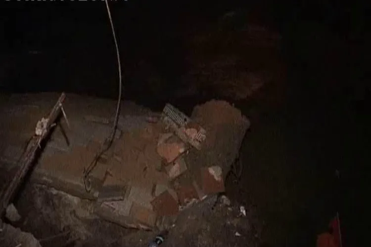 Malul paraului Nadas s-a surpat pe strada Gladiolelor, din cartierul Iris, in urma ploii torentiale - VIDEO