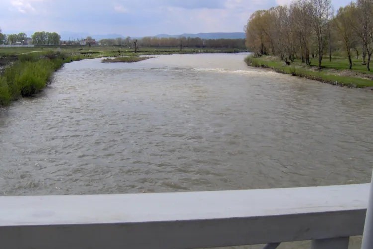 Femeie disparuta, gasita inecata in apele Ariesului la Turda