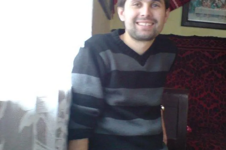 Vlad Chende a murit! Studentul care s-a aruncat de la etajul 4 al caminului Economica 2 nu a mai putut fi salvat