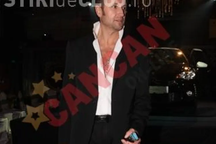 Botezatu, jefuit la Mamaia! Designerul a ramas fara telefonul Vertu si ofera recompensa pentru a-l recupera