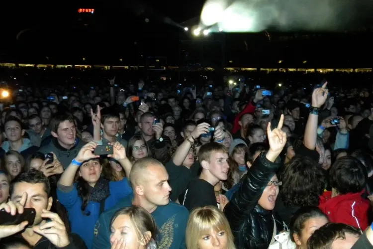 Cum va fi VREMEA la concertele Deep Purple și UB 40! Nu aveți voie cu UMBRELE