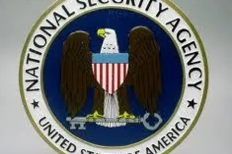 Directorul NSA: Interceptările telefonice ale cetăţenilor au oprit zeci de ameninţări teroriste