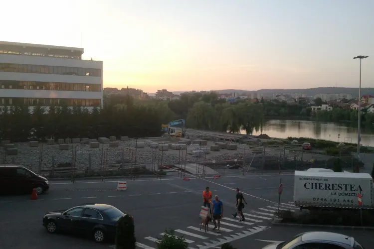 Traficul în jurul lacului Gheorgheni a fost închis pentru lucrările de amenajare a zonei - FOTO