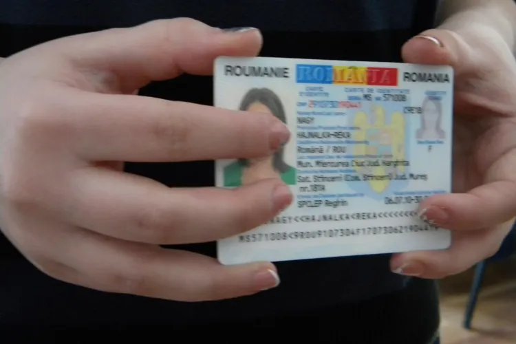 Cărțile de identitate se schimbă din 1 iulie. Vor avea microcip și amprente