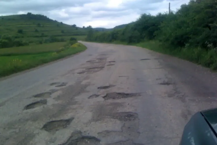 Drum județean din Panticeu este de de coșmar. Uioreanu a promis în campania electorală că-l reface - FOTO