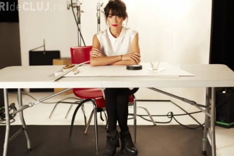 O firmă cere angajaţilor să pozeze dezbrăcați pentru albumul oficial al companiei