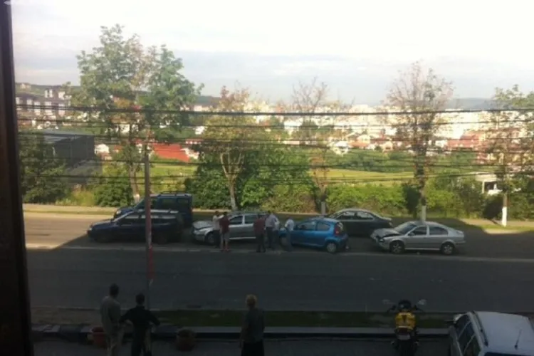 Patru mașini s-au ciocnit pe varianta Zorilor - Mănăștur! Cum s-a produs accidentul