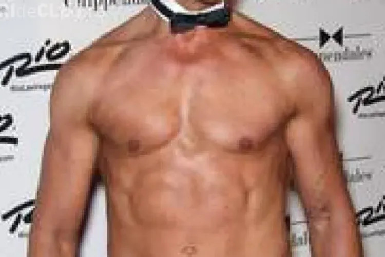 Un actor din serialul ”Beverly Hills” a ajuns stripper Chippendales