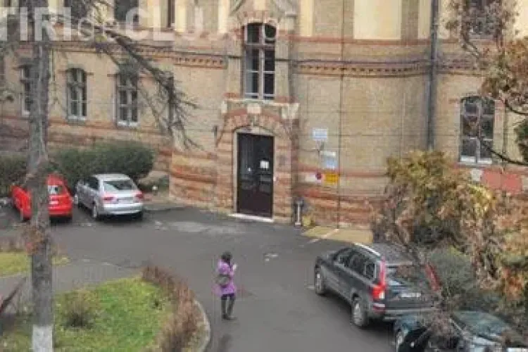 Situație dramatică la Clinica Ginecologie 1 din Cluj. Numai în România poți primi aparatură ultramodernă pe care să o ții în PRAF și MOLOZ