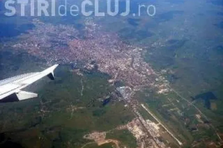 Pista Aeroportului Cluj e ”praf”. Imagini din cabina unui avion. Vicepremierul Liviu Dragnea recunoaște că pista este nesigură -VIDEO