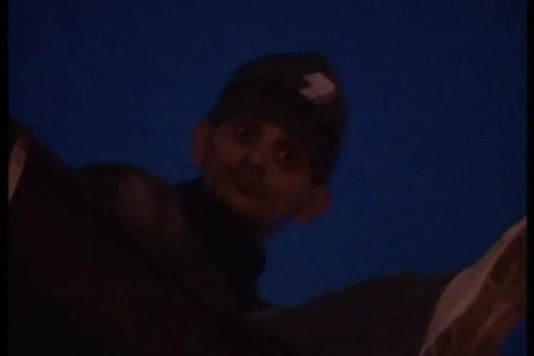 ”Omul Paiangăn” s-a urcat iarăși pe o clădire pe de strada Napoca. S-a ales cu dosar penal