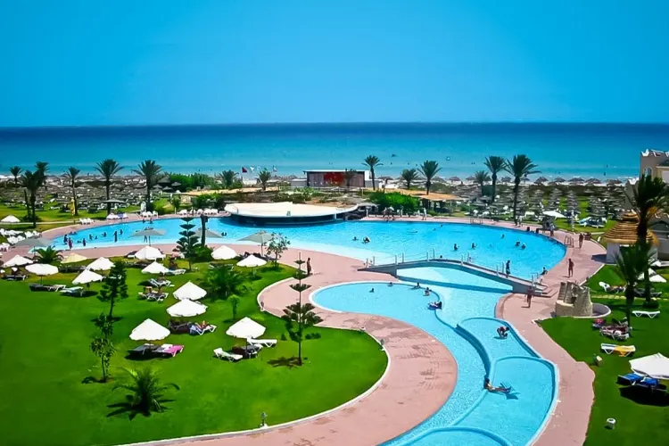 Avalanșă de chartere din Cluj-Napoca spre destinații turistice: Tunisia, Grecia și Turcia