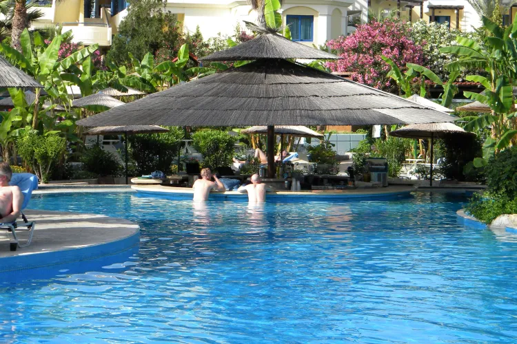 Oferte last minute cu vacanțe în Grecia, Spania și Turcia. Plecările sunt din Cluj-Napoca cu taxe de aeroport gratuite (P)